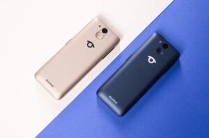 Golden sand and Ocean blue BlindShell Classic 3 back side picture blue and white background